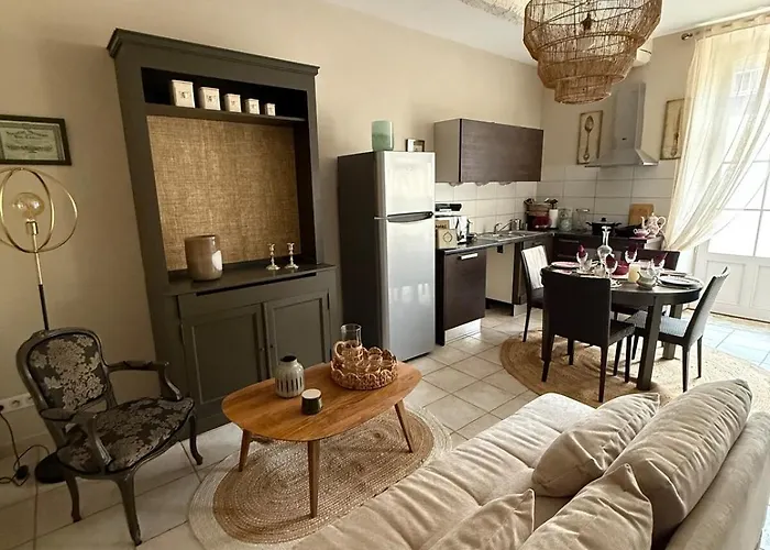 Les Du Tilleul Πανσιόν 3*